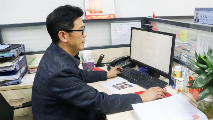 伍國良，“卷王”實錘了！